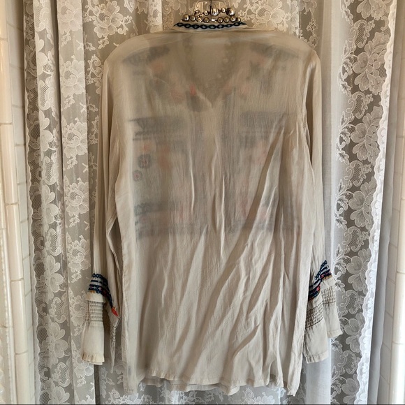 JOHNNY WAS * Light Gray Embroidered Floral Top - Picture 8 of 8